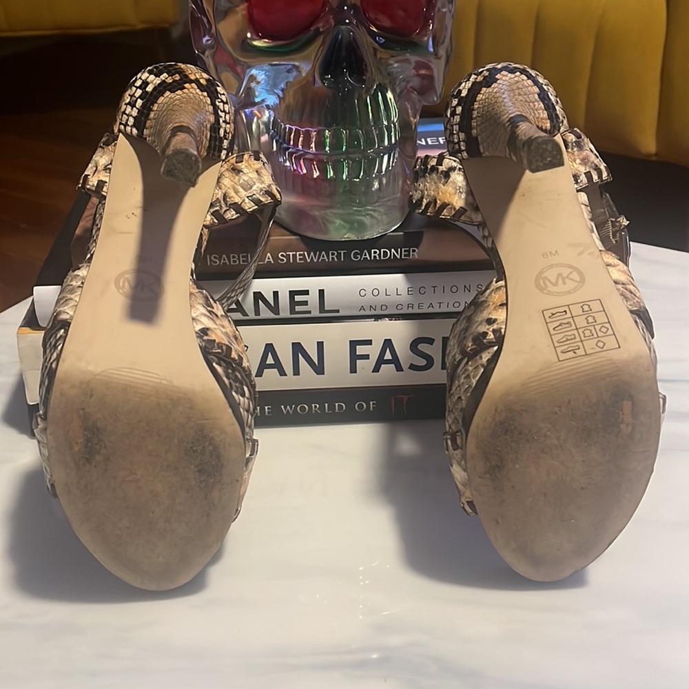 MICHAEL Michael Kors Odessa Sandal - Picture 4 of 5